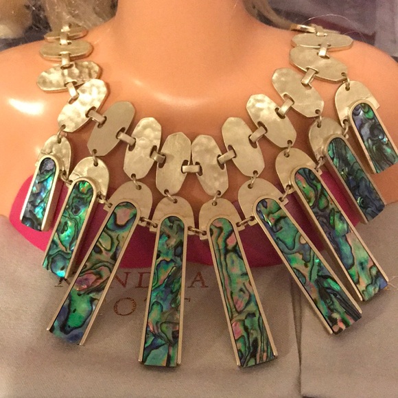 Mimi Necklace In Abalone Shell - Picture 4 of 4